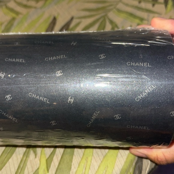 Authentic unopened Chanel wrapping paper 🎁 - Picture 3 of 8